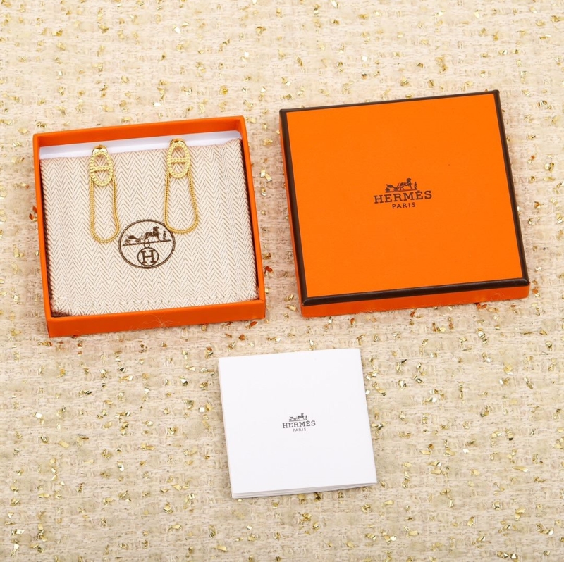 H**mes earrings